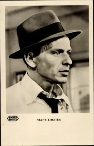 Ak Sänger und Schauspieler Frank Sinatra, Portrait, Hut