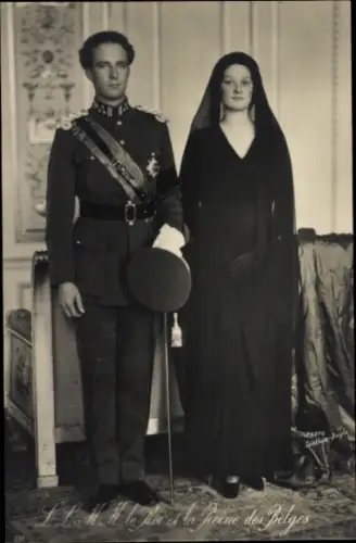 Ak König Leopold III. von Belgien, Königin Astrid, Standportrait