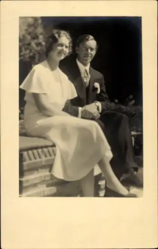 Ak Prinz Gustaf Adolf von Schweden, Prinzessin Sibylla von Sachsen-Coburg und Gotha, Portrait