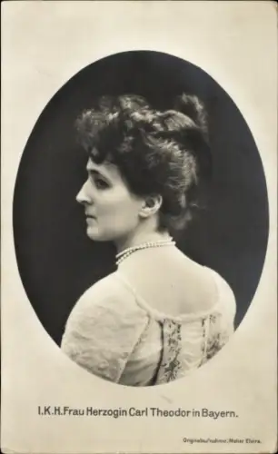 Passepartout Ak Frau Herzogin Carl Theodor in Bayern, Maria Josepha von Portugal, Rückenansicht