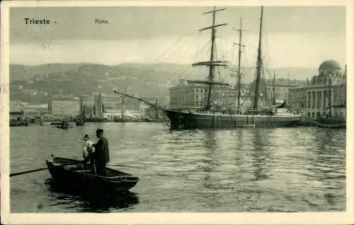 Ak Triest Trieste Friuli Venezia Giulia,  Hafen, Segelschiff, Boot, Wasser, Berge im Hintergrund