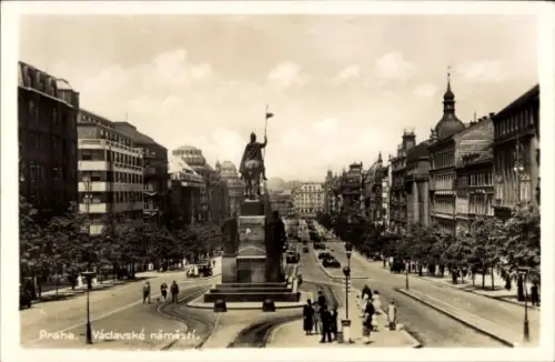 Ak Praha Prag Tschechien, Václavské náměstí, Statue, Menschen, Straßenansicht