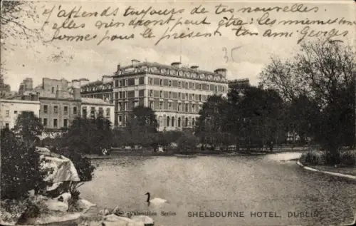 Ak Dublin Irland, Shelbourne Hotel,  Park, Wasser, Bäume