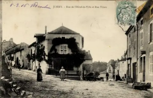 Ak Jussey Haute Saône, Rue de l'Hotel de Ville, Rue Thiers