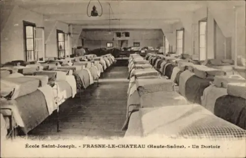 Ak Frasne le Chateau Haute Saône, Ecole Saint Joseph, Schlafsaal