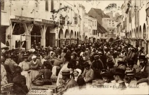 Ak Louhans Saône-et-Loire, Straße am Markttag