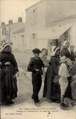 Ak Challans Vendée, Groupe de Maraichines revenant du marché