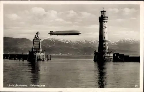 Ak Lindau am Bodensee, Hafeneinfahrt, Zeppelin, Leuchtturm