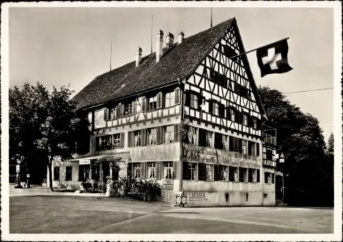 Ak Ermatingen Kanton Thurgau, Hotel Adler, Schweizer Flagge, Garagen, Frau E. Heer