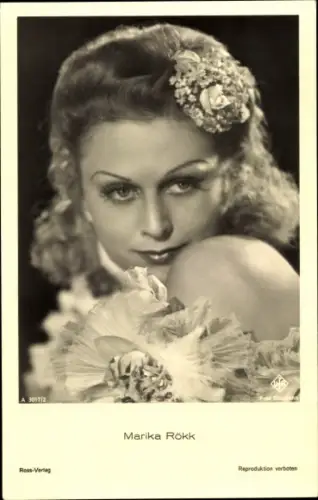 Ak Schauspielerin Marika Rökk, Portrait, Ross Verlag A 3017/2
