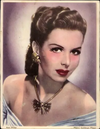 Ak Schauspielerin Ann Miller, Portrait, Schmuck, MGM