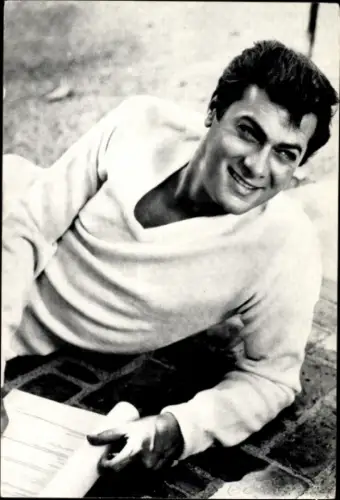 Ak Schauspieler Tony Curtis, Portrait