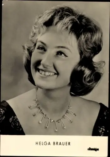 Ak Sängerin Helga Brauer, Amiga, Heute Tanzen alle..., Portrait, Halskette