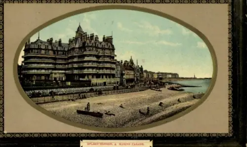 Passepartout Ak Eastbourne East Sussex England, Queens Hotel an der Strandpromenade