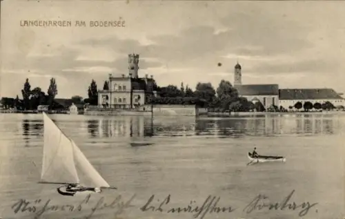 Ak Langenargen am Bodensee,  Segelboot, Gebäude am Ufer
