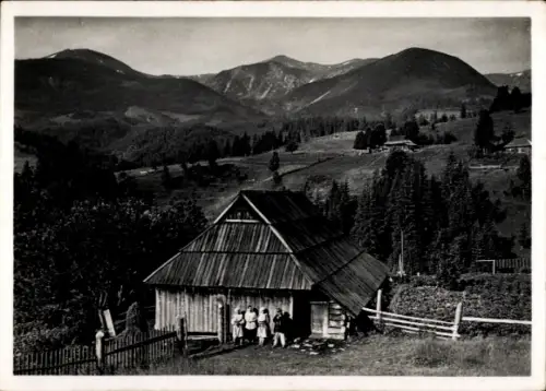 Ak Ukraine, Tschornohora-Gebirge, Czarnohora, Blick von Bystrzyca, Hütte