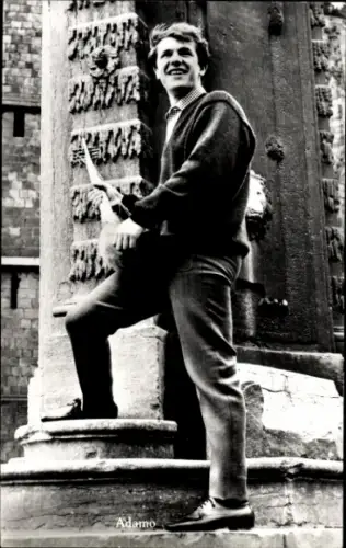 Ak Sänger Adamo, Portrait