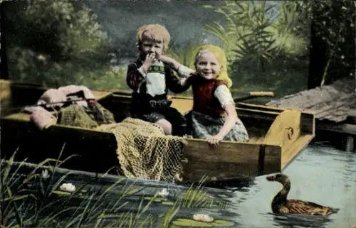 Ak Kinder im Ruderboot, Teich, Ente