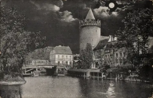 Ak Brandenburg an der Havel, Steintorturm, Wasser, Bäume, Mond,  Gebäude