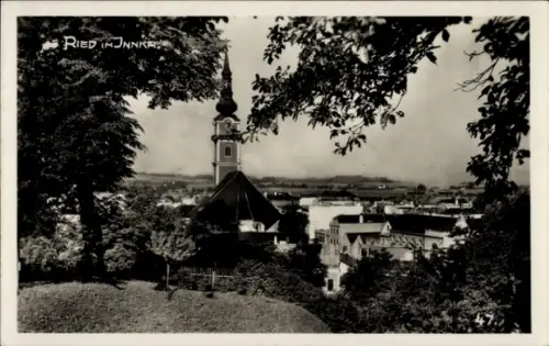 Ak Ried im Innkreis Oberösterreich, Stadtansicht, Kirche, Bäume, nmotiv, Ried im Innkreis