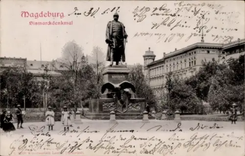 Ak Magdeburg an der Elbe, Bismarckdenkmal, Statue,  Menschen, 
