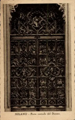 Ak Milano Mailand Lombardia,  zentrale Tür des Doms, kunstvolle Reliefs,  Darstellung