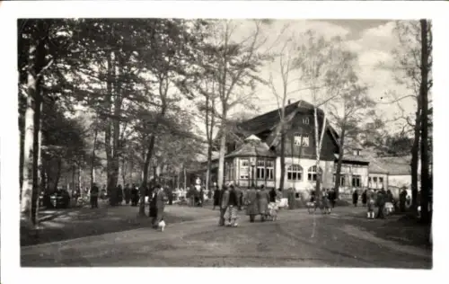 Ak Karl Marx Stadt Chemnitz in Sachsen, Waldlandschaft, Gebäude, Menschen, Bäume, Ausflugsziel