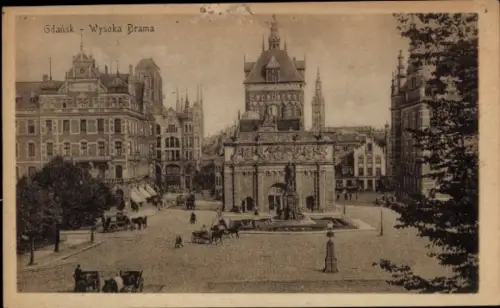 Ak Gdańsk Danzig, Gdańsk Wysoka Brama,  Gebäude, Pferdekutschen, Stadtplatz