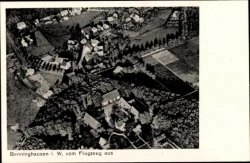 Ak Benninghausen Lippstadt in Westfalen, Luftaufnahme von  Häuser, Felder, Bäume