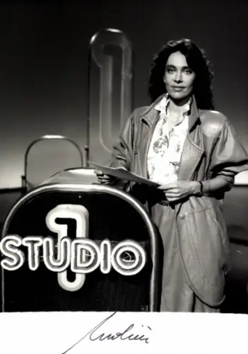 Autogrammkarte Moderatorin Claudia Molier, Portrait, Autogramm