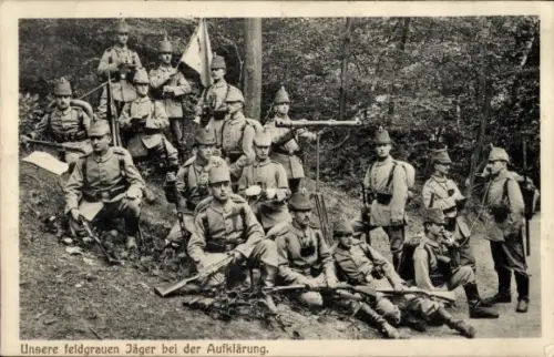 Ak Deutsche Jäger bei der Aufklärung, Soldaten in Uniformen