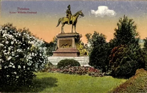 Ak Potsdam, Kaiser-Wilhelm-Denkmal, Reiterstatue, Blumenbeete