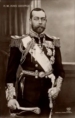 Ak King George V, Portrait in Uniform