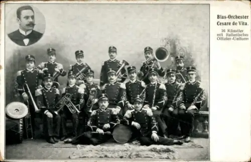 Ak Blas Orchester Cesare de Vita, Offiziere, Kapelle, 16 Künstler mit italienischer Offizier-Uniform