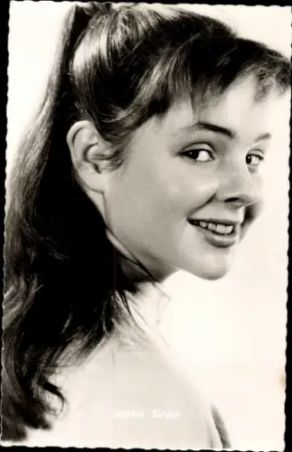 Ak Schauspielerin Sabine Sinjen, Portrait, Autogramm