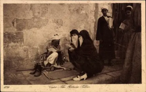 Ak Cairo Kairo Ägypten, The Fortune Teller, Wahrsager, verschleierte Frauen, Araber