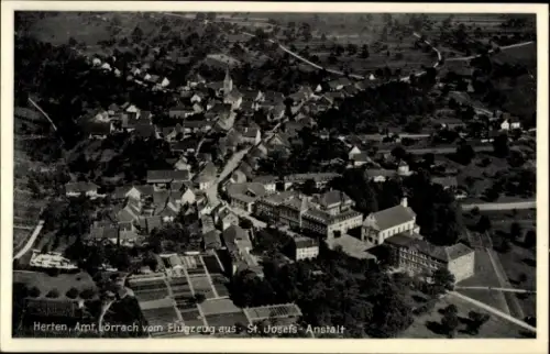 Ak Herten im Ruhrgebiet Westfalen, Luftaufnahme von  St. Josefs-Anstalt, Landschaft, Gebäude