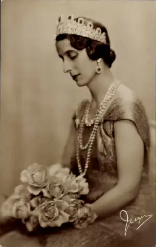 Ak Louise Mountbatten, Königin von Schweden, Portrait