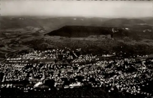 Ak Pfullingen in der Schwäbischen Alb, Luftaufnahme von  viele Häuser, ländliche Umgebung