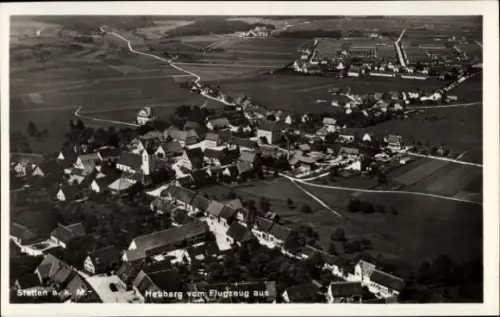 Ak Stetten Hechingen in Baden Württemberg, Luftbild von Stetten, Heuberg, Häuser, Felder, Flugzeu