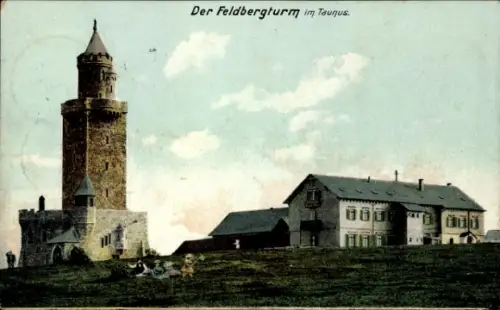 Ak Feldberg im Taunus bei Niederreifenberg Schmitten im Taunus, Feldbergturm, Gebäude, Wiese, Men