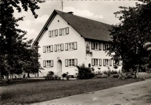 Ak Wasserburg am Bodensee Schwaben, Haus mit Fensterläden, Garten, Bäume, keine Personen, keine H