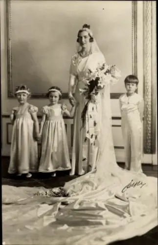 Ak Prinzessin Ingrid von Schweden, Königin von Dänemark, Portrait im Hochzeitskleid
