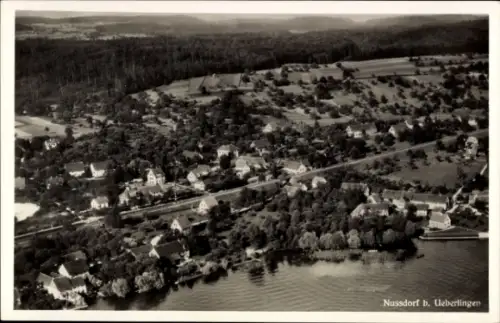 Ak Nußdorf Nussdorf Überlingen am Bodensee, Fliegeraufnahme vom Ort