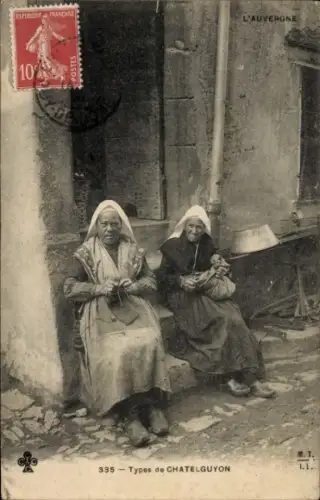 Ak Châtel Guyon Puy de Dôme, Frauen in Tracht