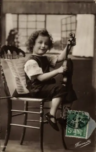 Ak Junge hält eine Geige, Portrait