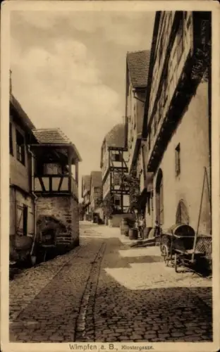 Ak Wimpfen am Berg Bad Wimpfen am Neckar,  Klostergasse, gepflasterte Straße, Fachwerkhäuser