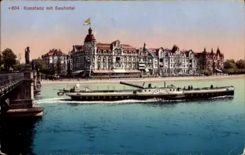Ak Konstanz am Bodensee,  Seehotel, Boot auf dem Wasser,  Architektur