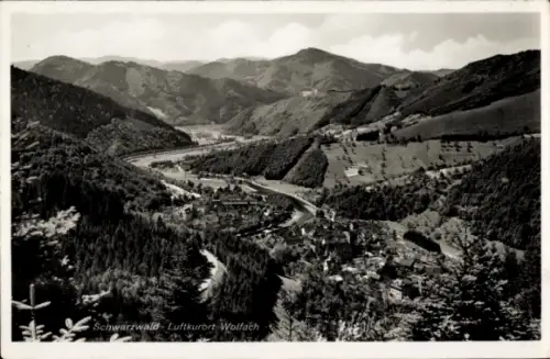 Ak Wolfach im Schwarzwald, Schwarzwald, Luftkurort  Blick vom Frauenkäpfle, Landschaft, Berge