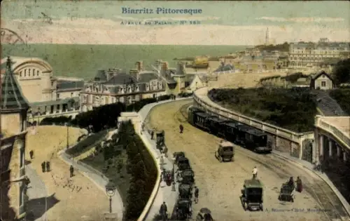 Ak Biarritz Pyrénées Atlantiques,  Avenue du Palais, Küstenansicht,  Fahrzeuge